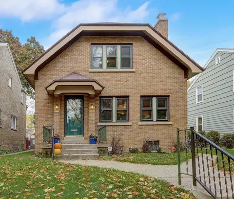 3215 S Lenox #3215A, Milwaukee, WI 53207