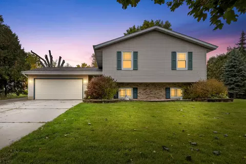 w207n17133 Parkview, Jackson, WI 53037