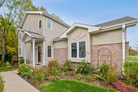 4681 S Hunter, New Berlin, WI 53151