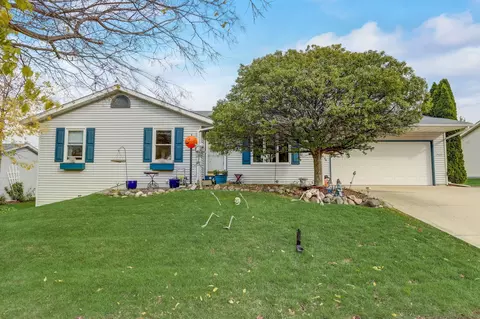 2327 Brookstone, Waukesha, WI 53188