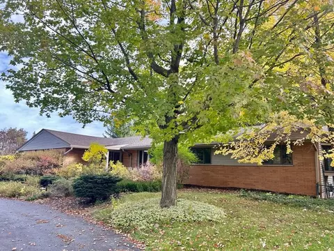 2880 Smith, Brookfield, WI 53005