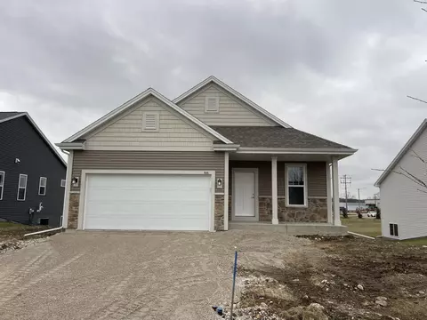 806 River Rdg, Waterford, WI 53185