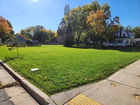 Lt1 E Geneva, Delavan, WI 53115