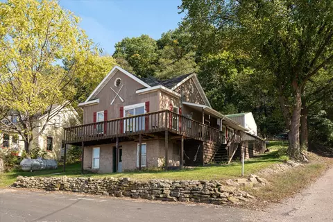 407 Upper Walnut, Genoa, WI 54632