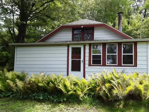 24904 Breezy Pt, Norway, WI 53185