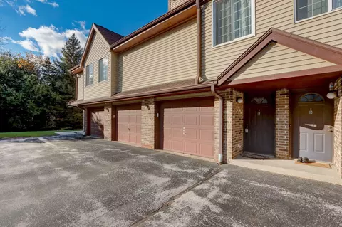 2077 S 102nd #E, West Allis, WI 53227