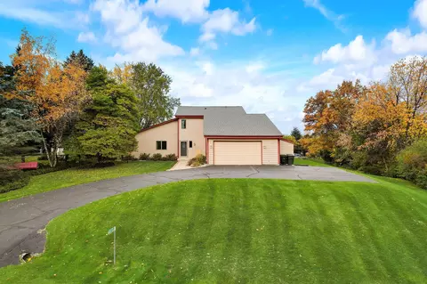 w300s5647 Windcrest, Genesee, WI 53189