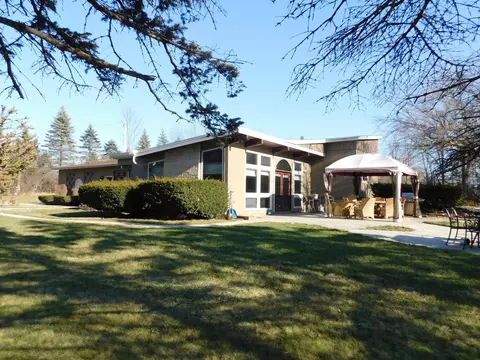 678 Port Washington, Grafton, WI 53024