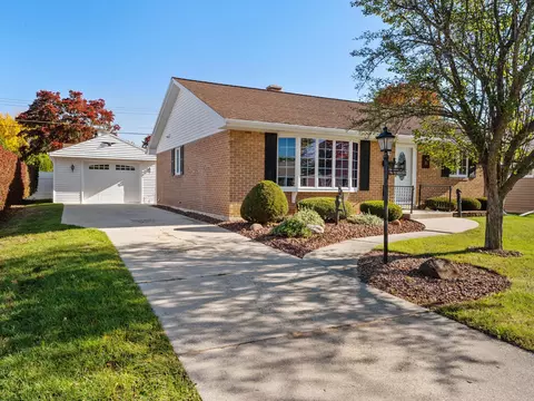 1310 Orchard, Manitowoc, WI 54220
