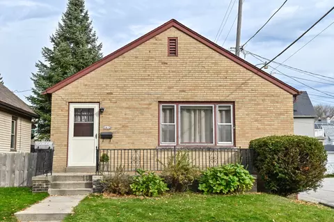 1612 E Bradford, Milwaukee, WI 53211