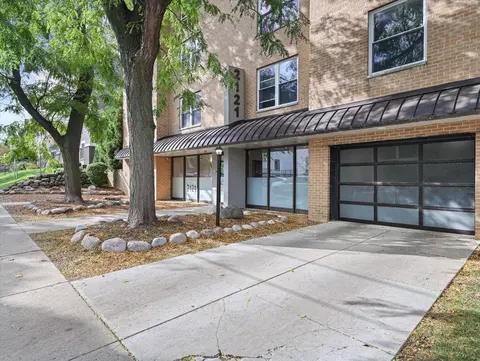 2121 N Cambridge #111, Milwaukee, WI 53202
