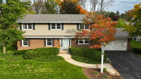 810 W Clovernook, Glendale, WI 53217