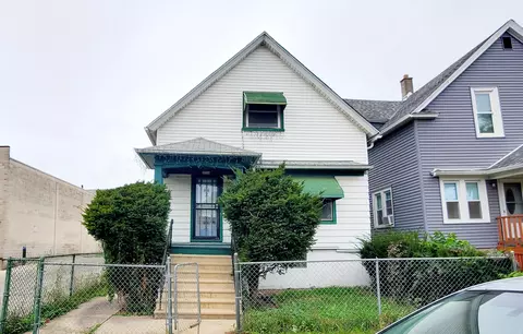 2739 S 12th, Milwaukee, WI 53215