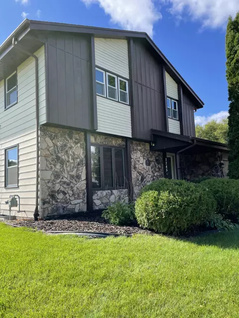 2245 E Hickory, Oak Creek, WI 53154