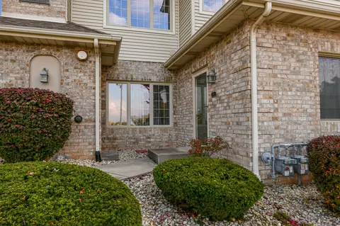 1527 Summerset #94, Mount Pleasant, WI 53406