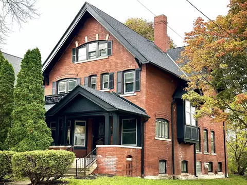 2477 N Palmer, Milwaukee, WI 53212