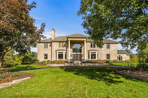 20910 Bradford, Brookfield, WI 53045