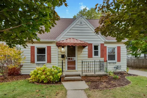 1905 S Adams, Appleton, WI 54915