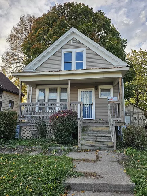 1716 Holmes, Racine, WI 53405
