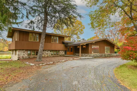 611 Riverview, Thiensville, WI 53092