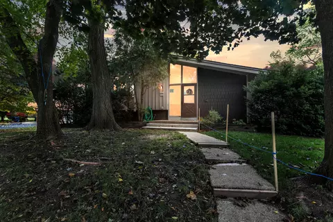 1420 S S Riv #1422, New Berlin, WI 53151