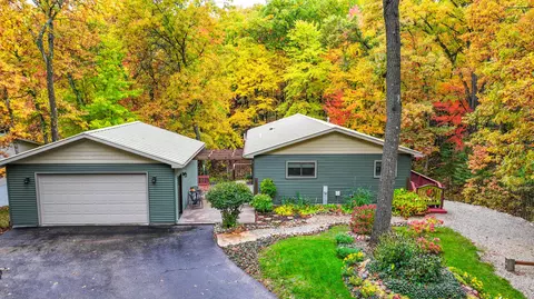 n3025 Crestwood Drive, Farmington, WI 54981