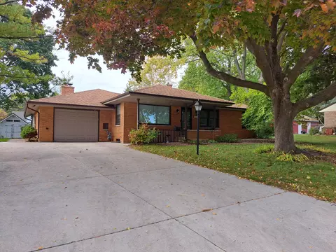 945 13th, Grafton, WI 53024