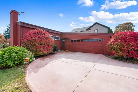 205 Cleveland, Manitowoc, WI 54220