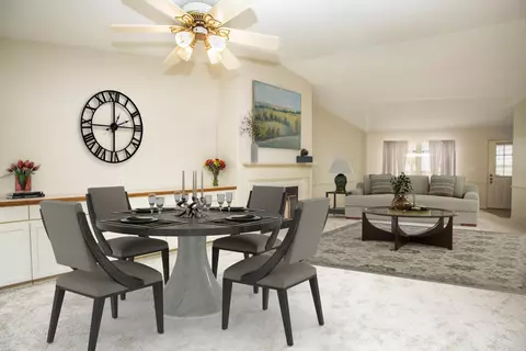 15612 W W Rdg, New Berlin, WI 53151