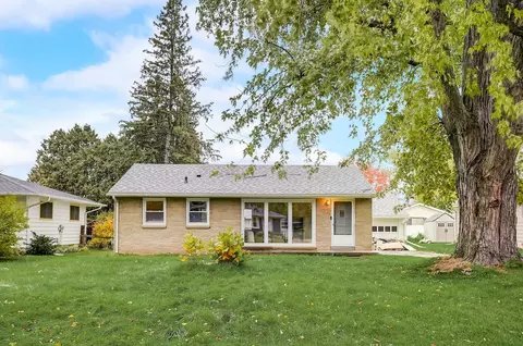 720 E Sherman, Oconomowoc, WI 53066