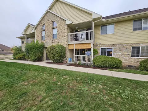 4887 Easy #12, Hartland, WI 53029
