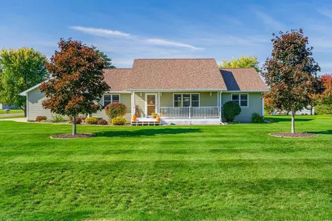 w7918 Prairie Woods Street, Holland, WI 54636