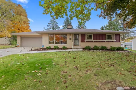 w182n9032 Amy, Menomonee Falls, WI 53051