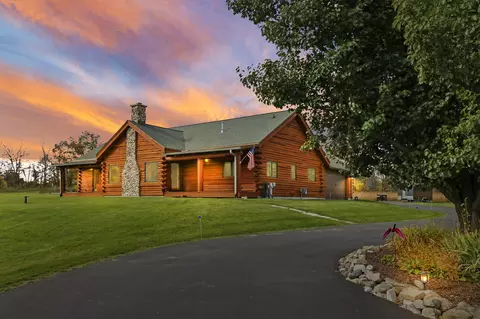 w443 Honey Creek Road, Burlington, WI 53105