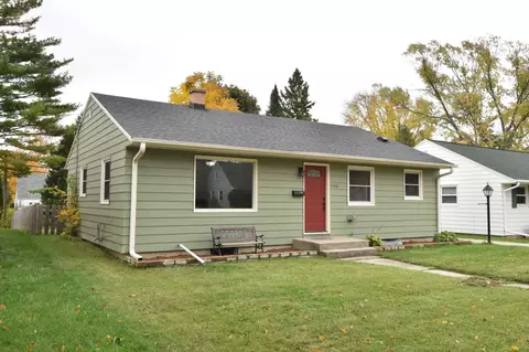 1106 5th, Grafton, WI 53024