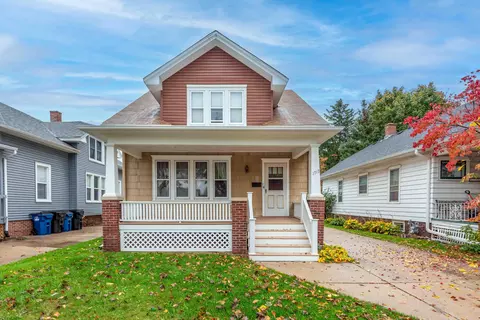 1717 Carlisle, Racine, WI 53404