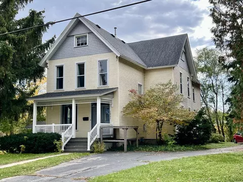 1041 W Highland, Whitewater, WI 53190