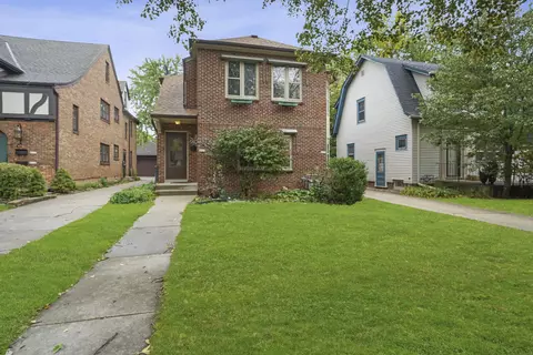 4212 N Farwell #4214, Shorewood, WI 53211