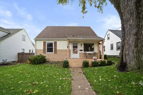 926 S 102nd, West Allis, WI 53214