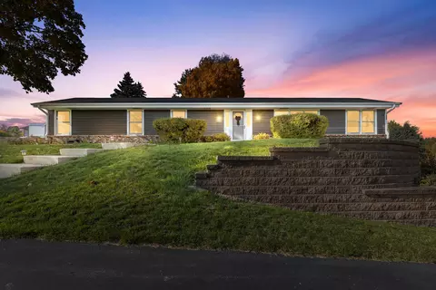 18650 W Observatory, New Berlin, WI 53146