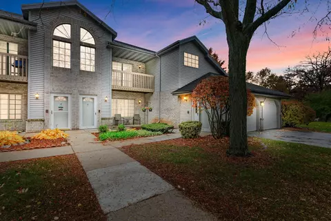 9390 W Loomis #4, Franklin, WI 53132