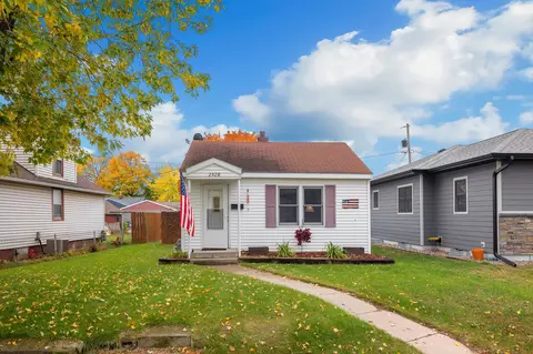 2528 E La, Crosse, WI 54601