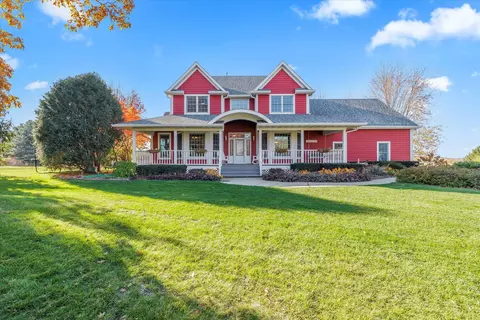 n761 Oak Ridge Drive, Oconomowoc, WI 53066