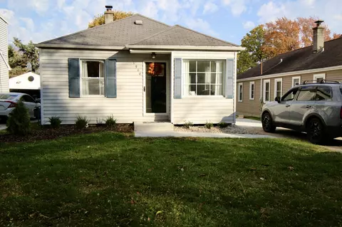 1908 N 118th, Wauwatosa, WI 53226