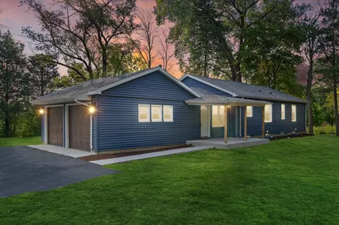 1313 W Fiesta, Mequon, WI 53092