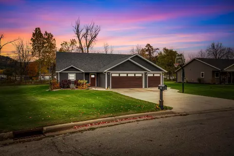 109 Creekside, Coon Valley, WI 54623