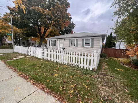 1580 W Howard, Milwaukee, WI 53221
