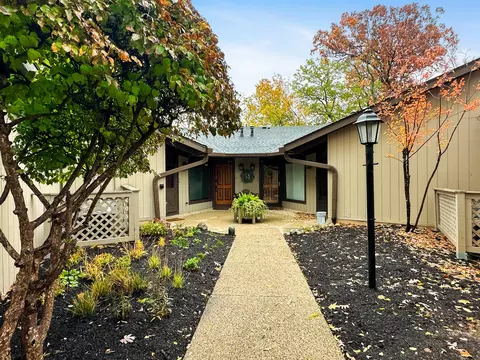 820 Aspen #A4, Fontana, WI 53125