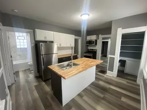 2427 N 21st, Milwaukee, WI 53206