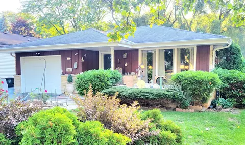 761 N 113th, Wauwatosa, WI 53226